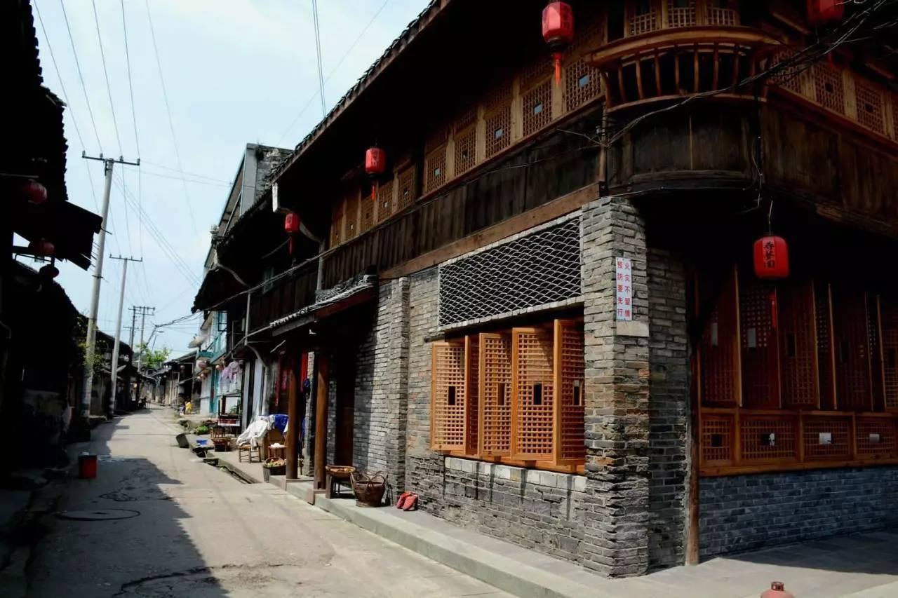 自治区住房资金中心党支部召开党小组会开展谈心谈话